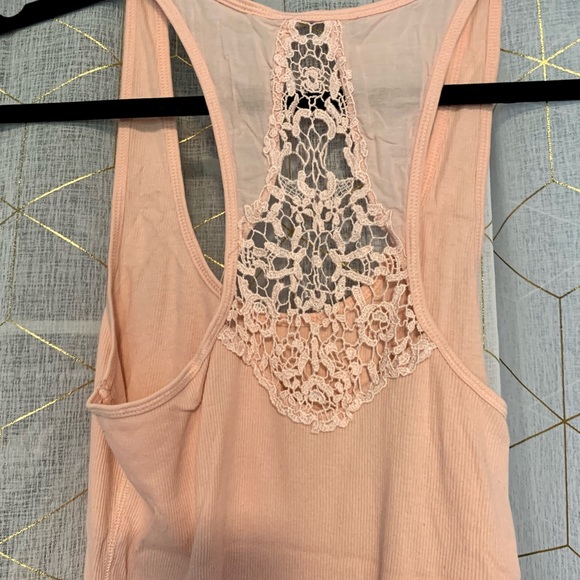 American Eagle Tank- Medium - Picture 3 of 4